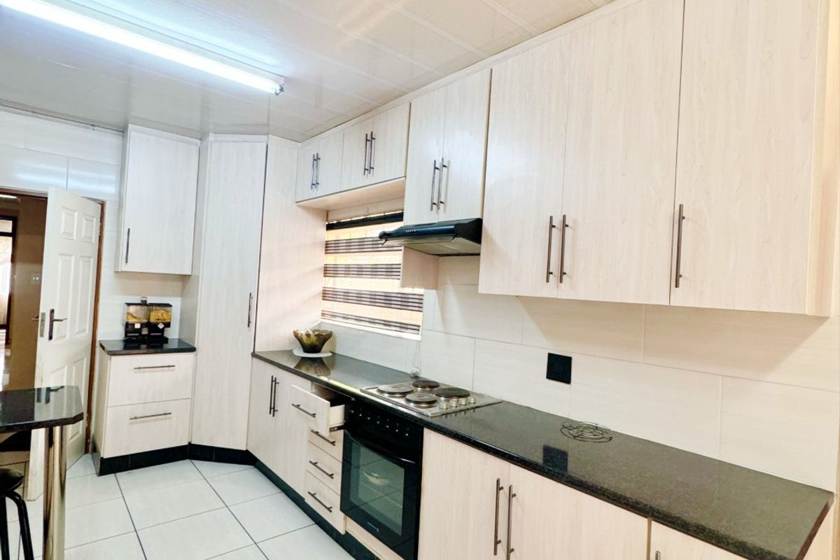 House For Sale In Witbank - Photo 2