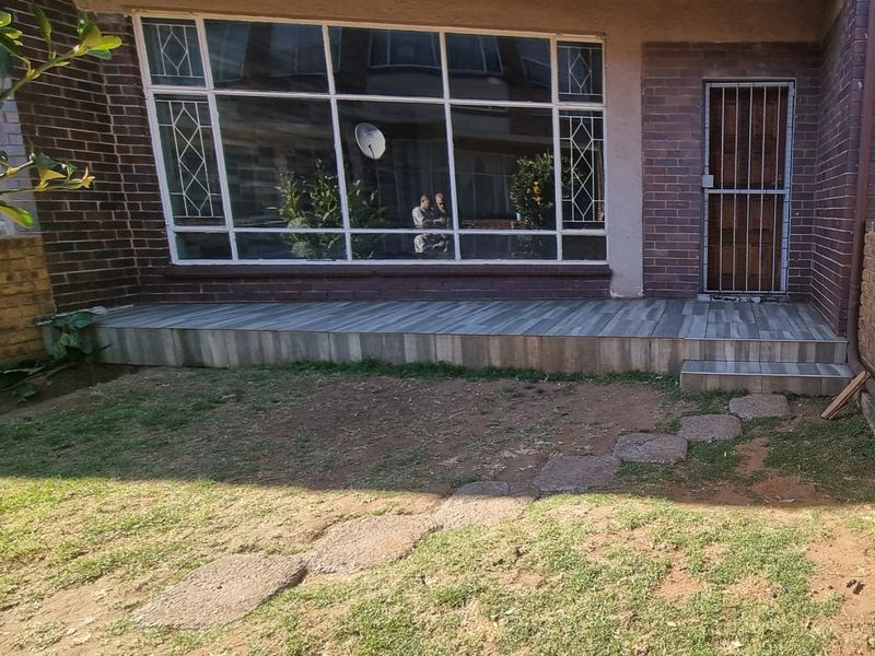 Beatifully Redone 2-Bedroom Apartment in Brakpan Central - Photo 3