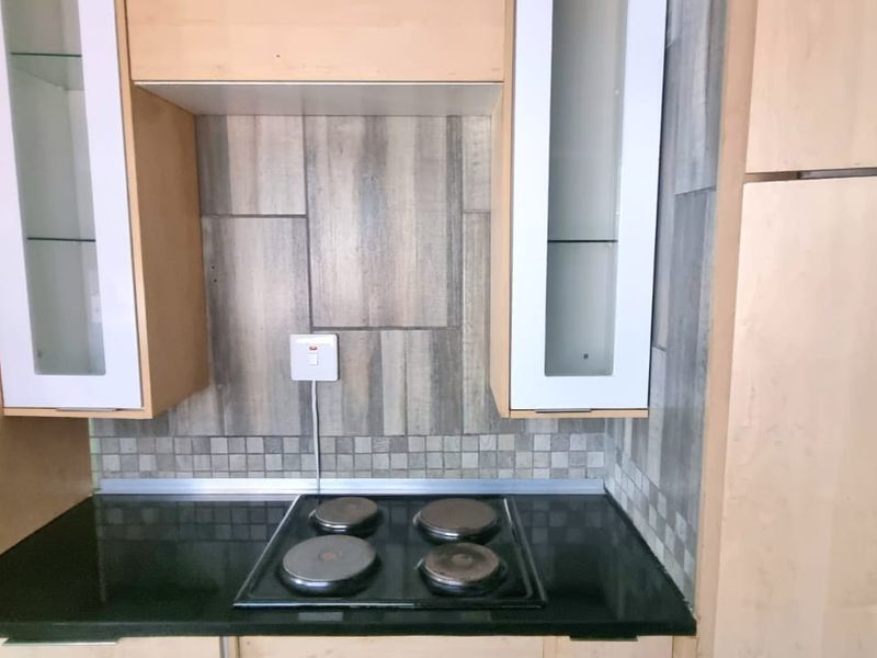 Beatifully Redone 2-Bedroom Apartment in Brakpan Central - Photo 8