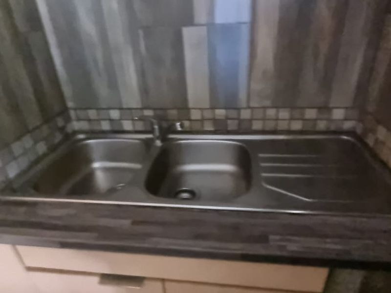 Beatifully Redone 2-Bedroom Apartment in Brakpan Central - Photo 7