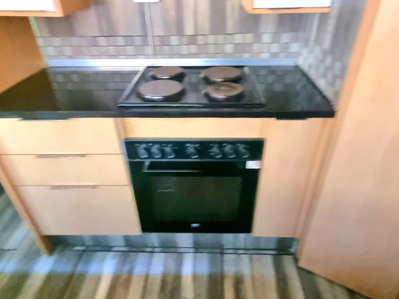 Beatifully Redone 2-Bedroom Apartment in Brakpan Central - Photo 6