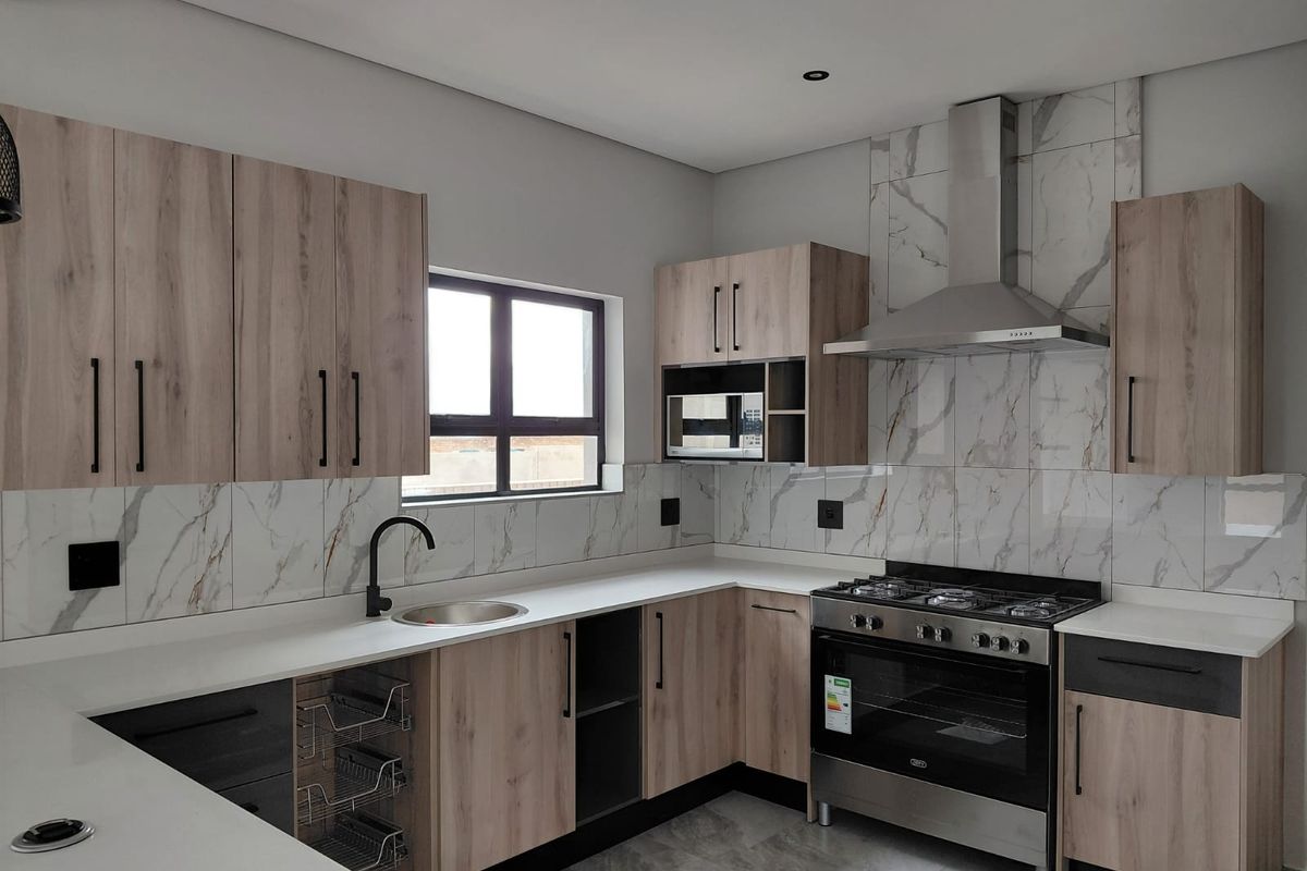 Brand New Ultra-Modern Home for Sale in The Aloes - Polokwane's Premier Lifestyle Estate - Photo 2