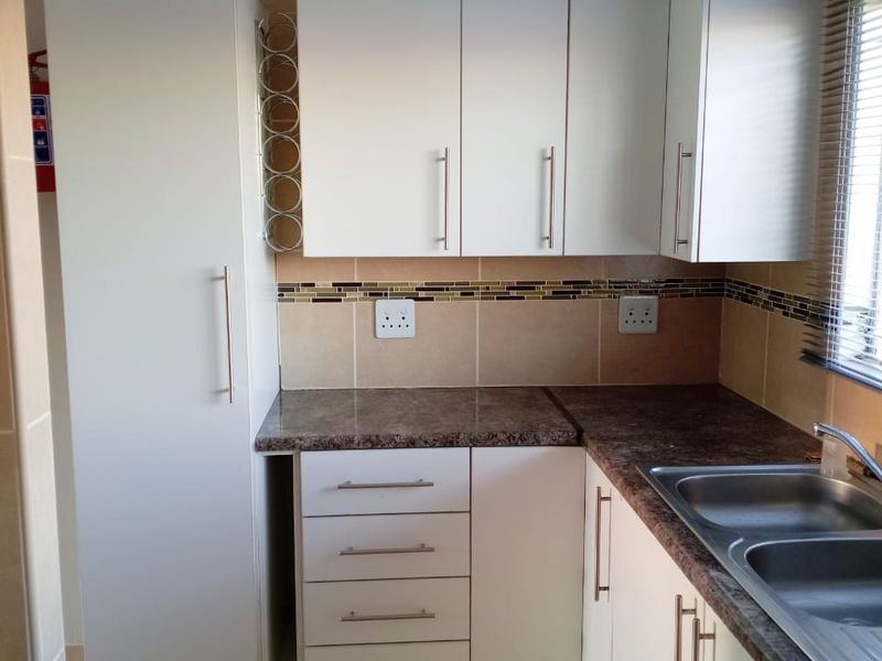 Neat and Cozy 1 Bedroom Flat - Photo 5