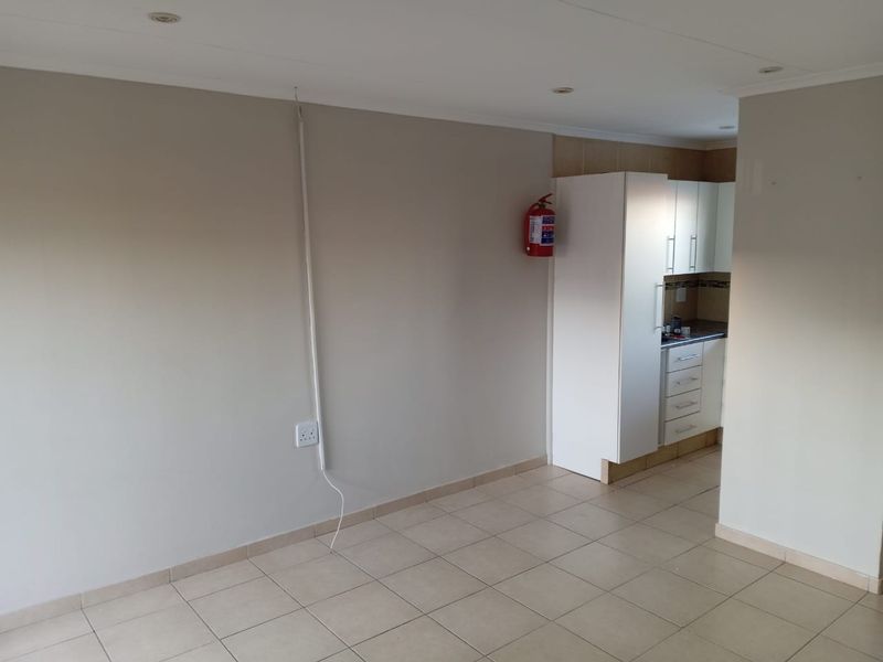 Neat and Cozy 1 Bedroom Flat - Photo 4