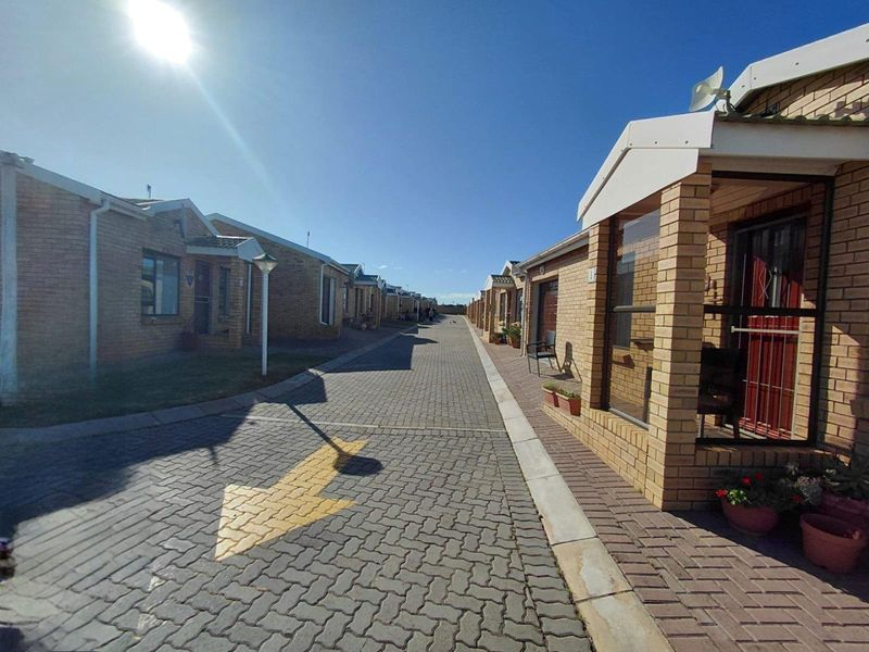 2 BEDROOM RETIREMENT UNITS (LIFE RIGHTS) - Photo 5