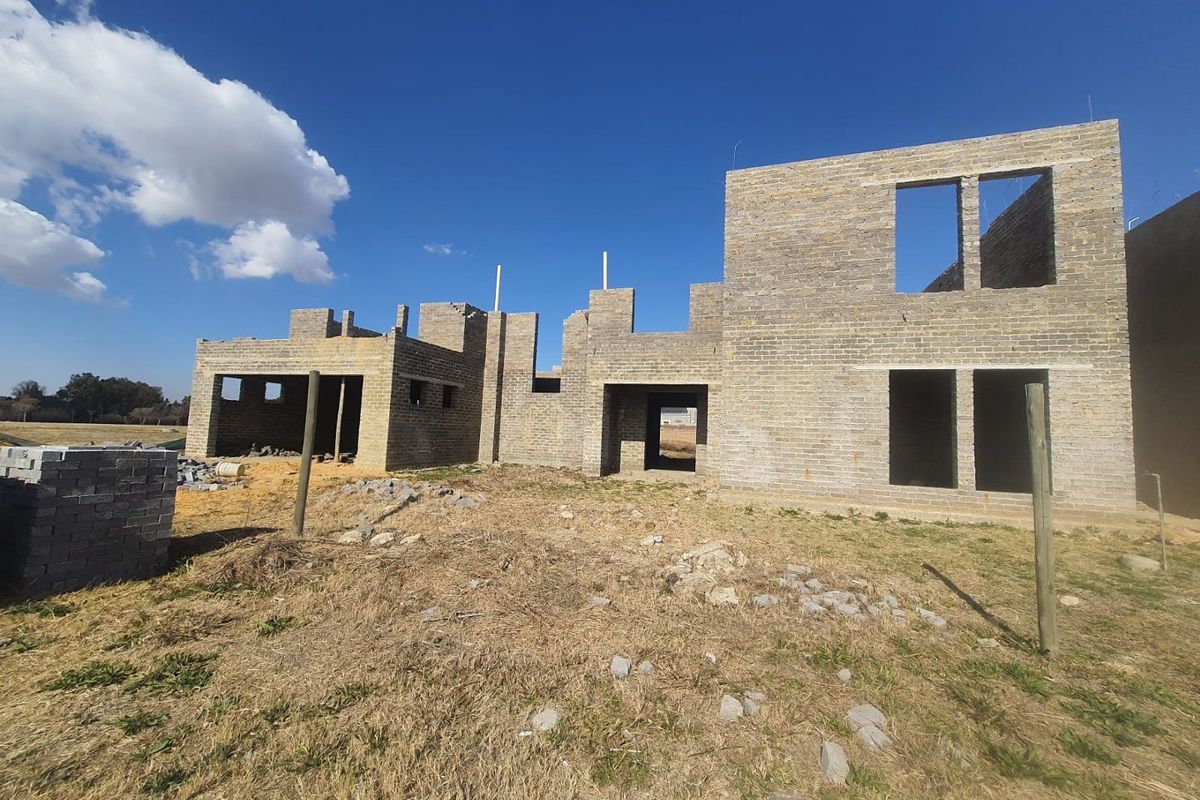 Finish and Decorate Your Own Dream Home In The Beautifull Riverspray Lifestyle Estate - Photo 3