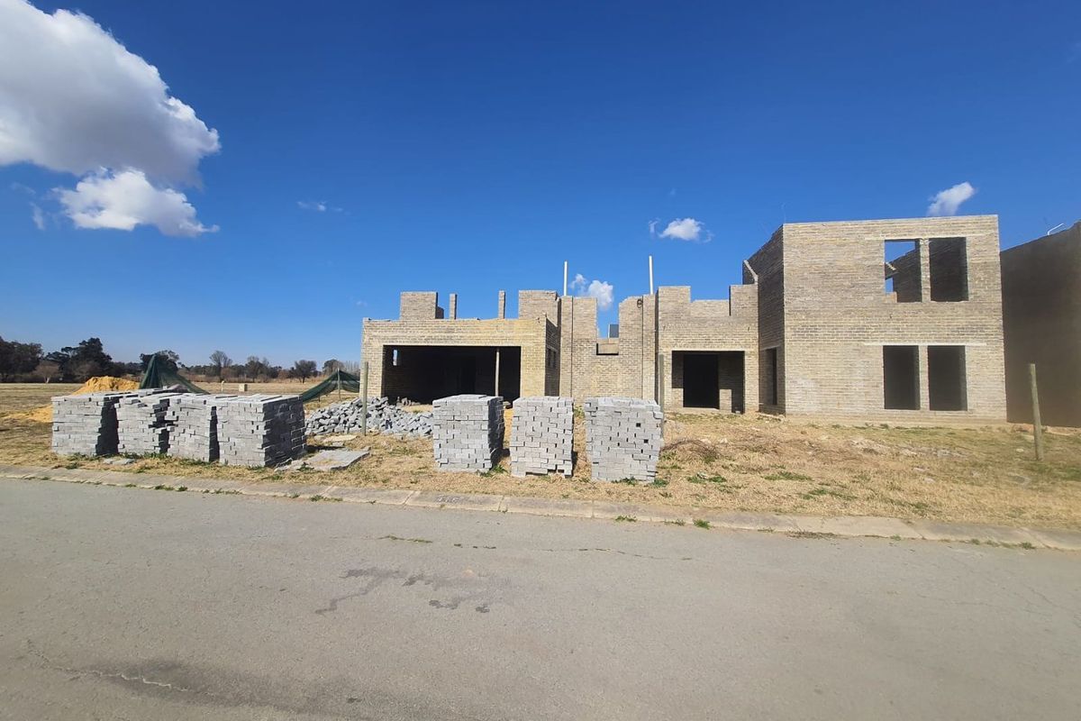 Finish and Decorate Your Own Dream Home In The Beautifull Riverspray Lifestyle Estate - Photo 2