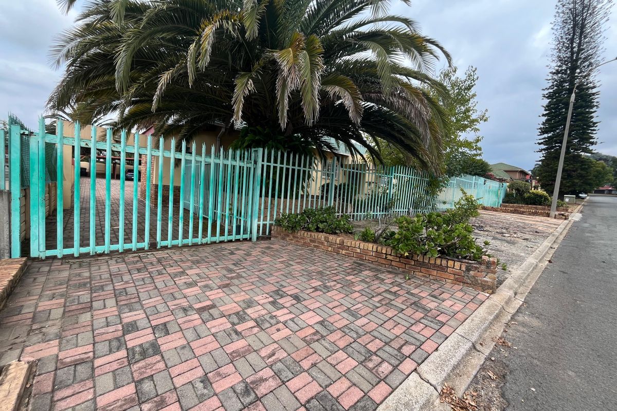 calling all the investors to came and see this property - Photo 4