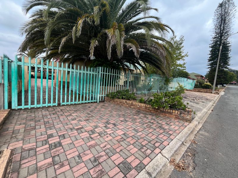 calling all the investors to came and see this property - Photo 4