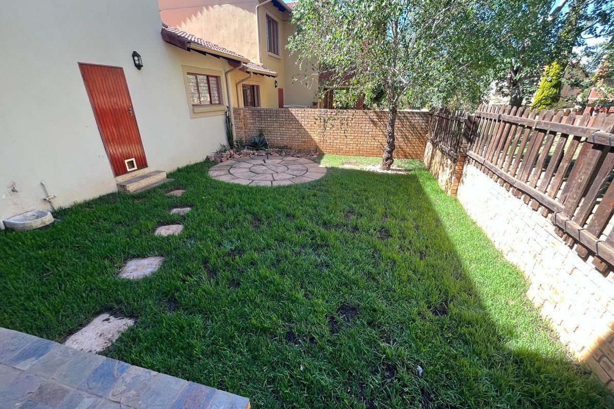 Cluster Rental Monthly In Roodepoort - Photo 4