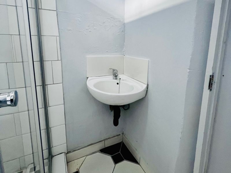 Apartment Rental Monthly In Durban - Photo 10