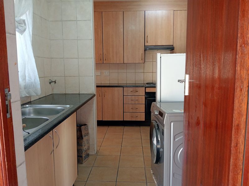 Townhouse For Sale In Centurion - Photo 2