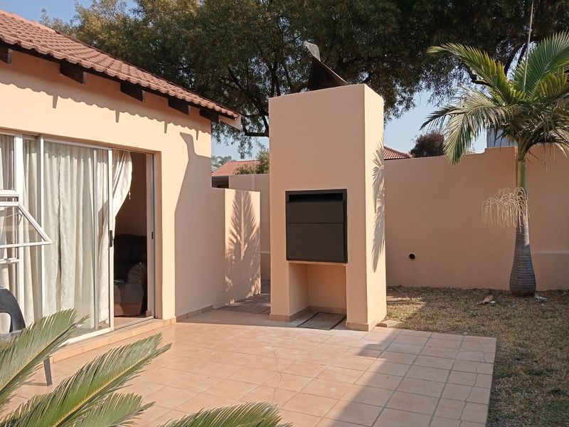 Townhouse For Sale In Centurion - Photo 4