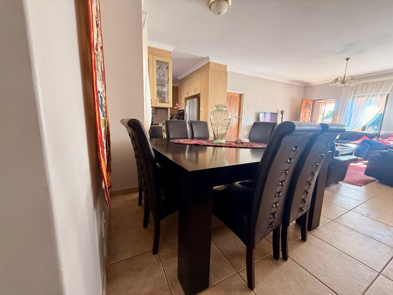 Townhouse For Sale In Bloemfontein - Photo 3