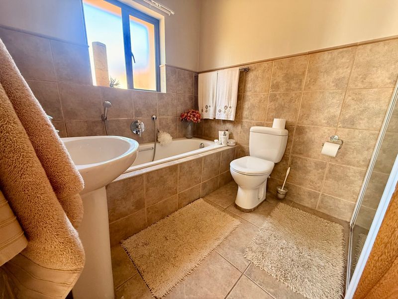 Townhouse For Sale In Bloemfontein - Photo 5