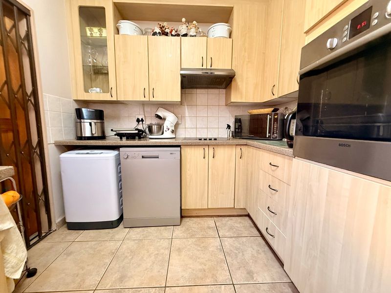 Townhouse For Sale In Bloemfontein - Photo 10