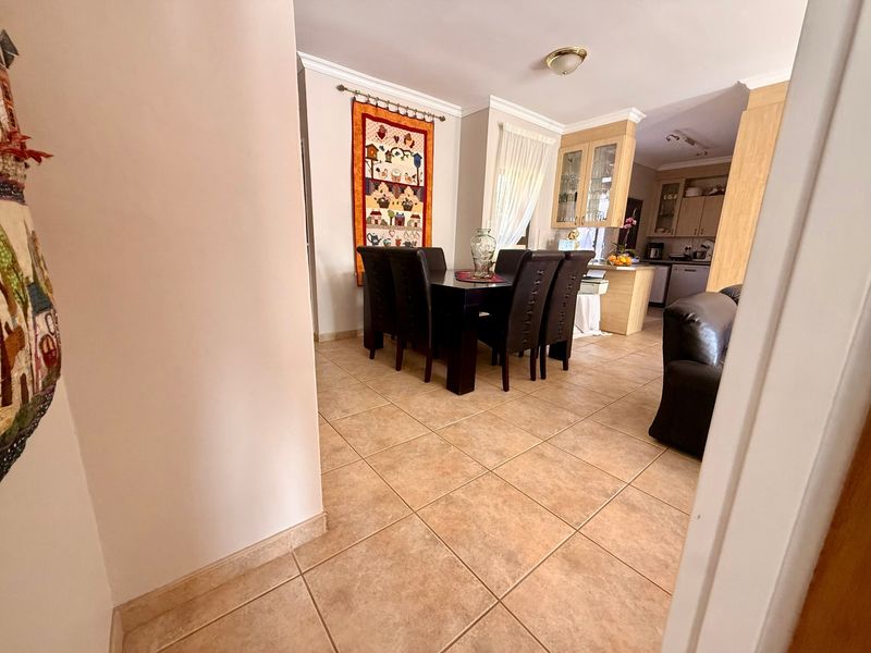 Townhouse For Sale In Bloemfontein - Photo 8