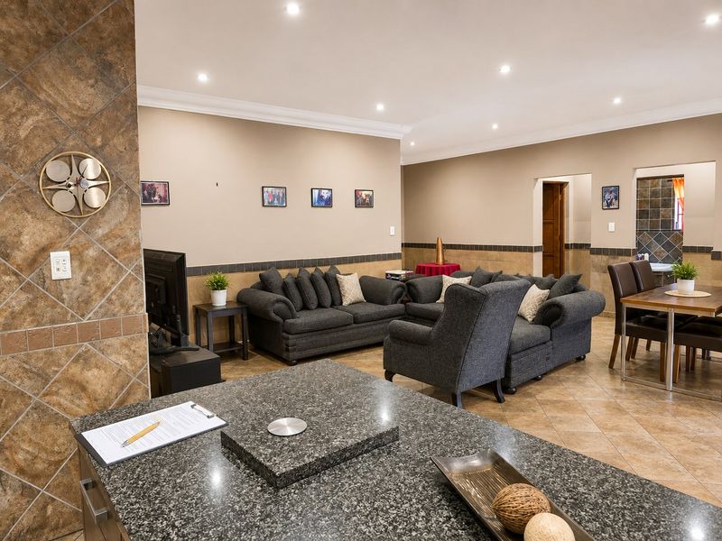 Townhouse For Sale In Middelburg - Photo 3