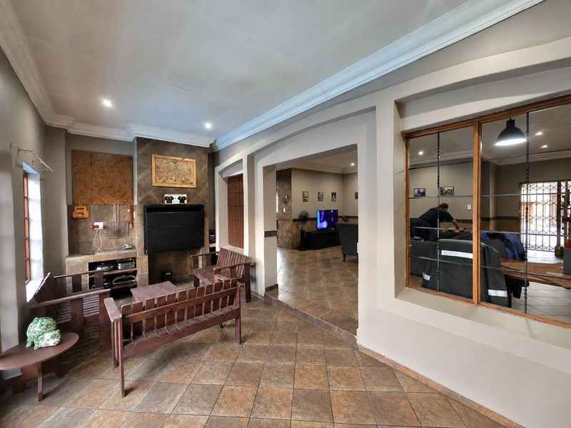 Townhouse For Sale In Middelburg - Photo 7