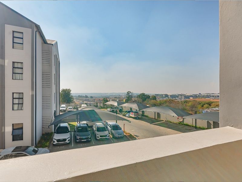 Apartment For Sale In Midrand - Photo 5