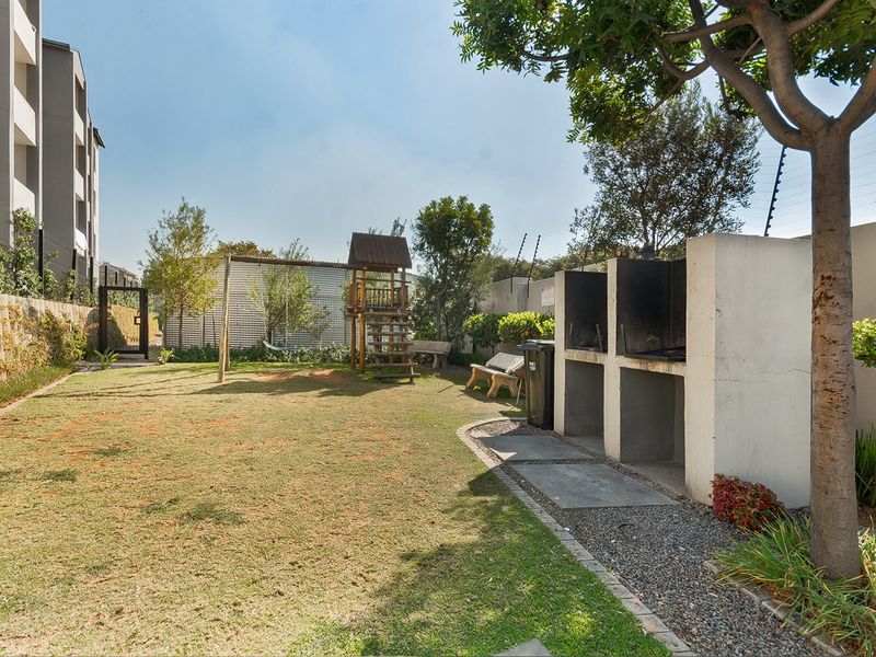 Apartment For Sale In Midrand - Photo 6