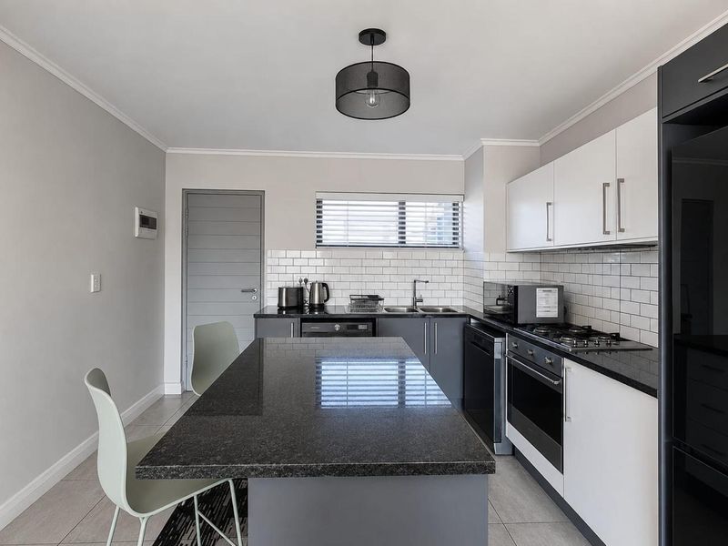 Apartment Rental Monthly In Milnerton - Photo 9