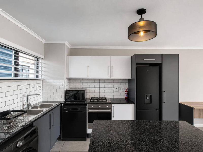 Apartment Rental Monthly In Milnerton - Photo 8