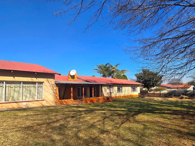 House For Sale In Middelburg - Photo 2