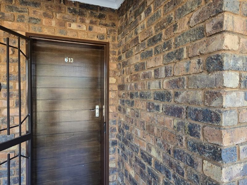 Apartment For Sale In Pretoria - Photo 4