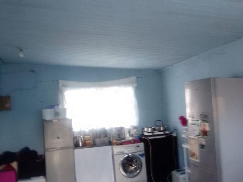 House For Sale In Khayelitsha - Photo 2