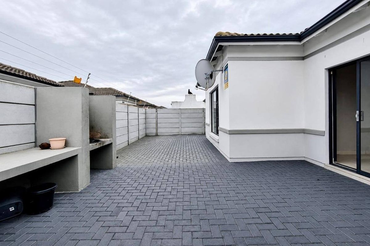 House Rental Monthly In Blouberg - Photo 3