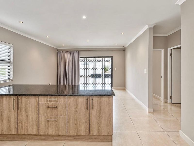 House Rental Monthly In Blouberg - Photo 9