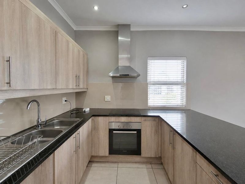 House Rental Monthly In Blouberg - Photo 8