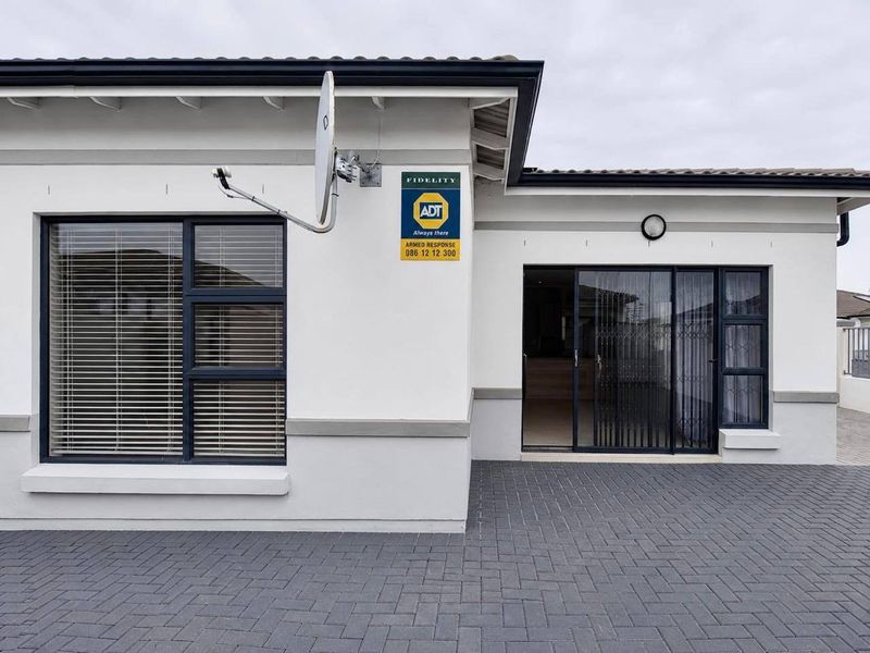 House Rental Monthly In Blouberg - Photo 1