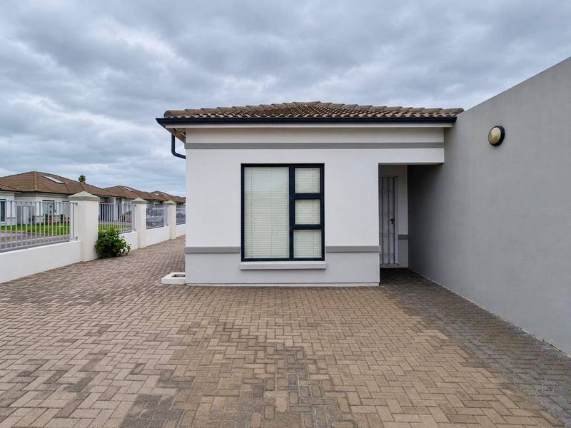 House Rental Monthly In Blouberg - Photo 2