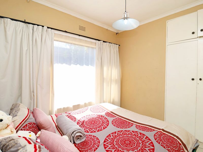 House For Sale In Johannesburg - Photo 9