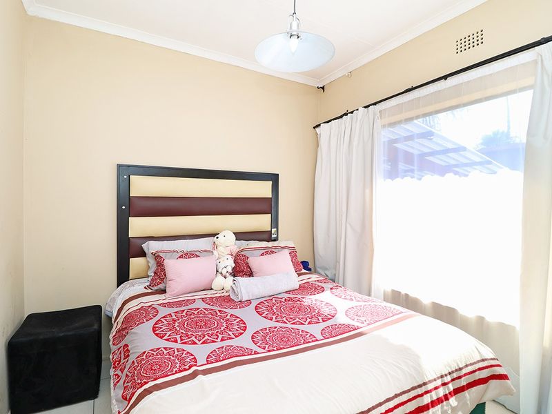 House For Sale In Johannesburg - Photo 8