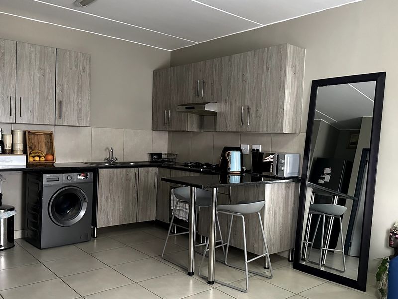 Apartment For Sale In Midrand - Photo 2