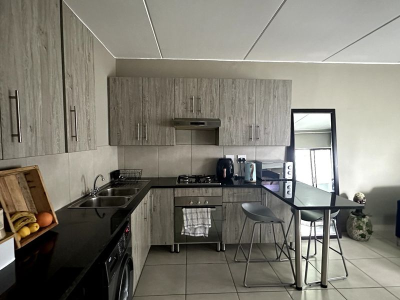 Apartment For Sale In Midrand - Photo 1