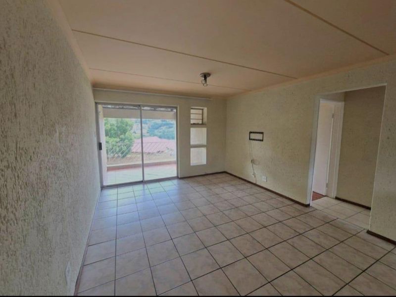 Townhouse For Sale In Johannesburg - Photo 4
