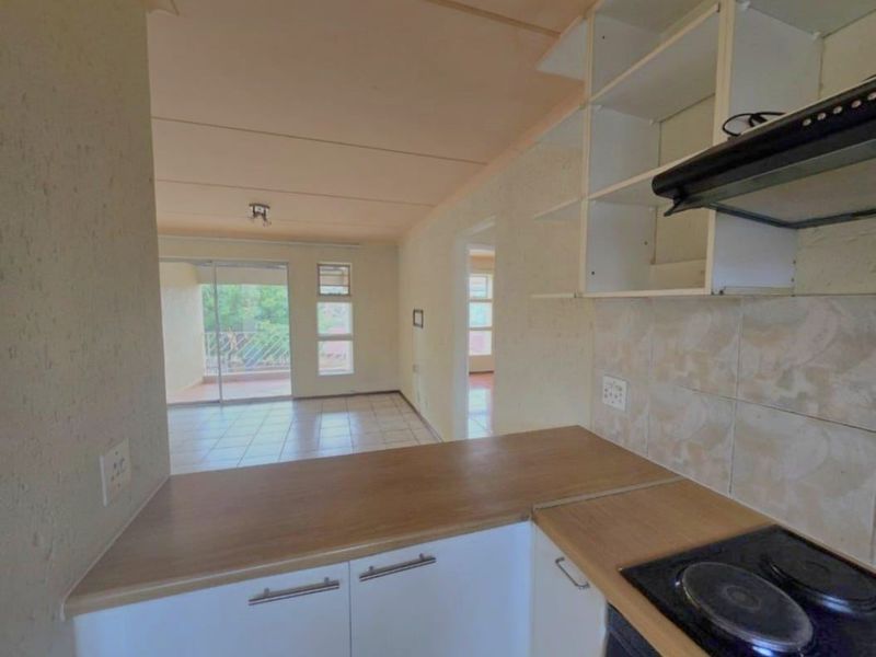 Townhouse For Sale In Johannesburg - Photo 8