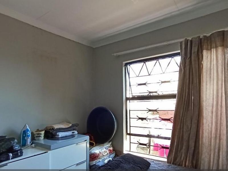 House For Sale In Roodepoort - Photo 4