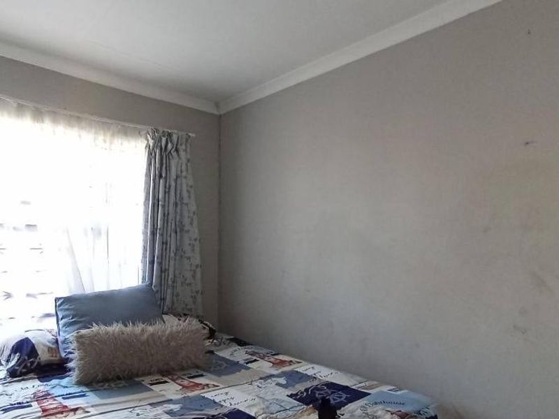 House For Sale In Roodepoort - Photo 8