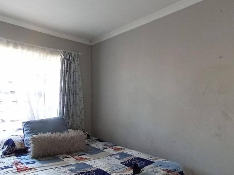 House For Sale In Roodepoort - Photo 6