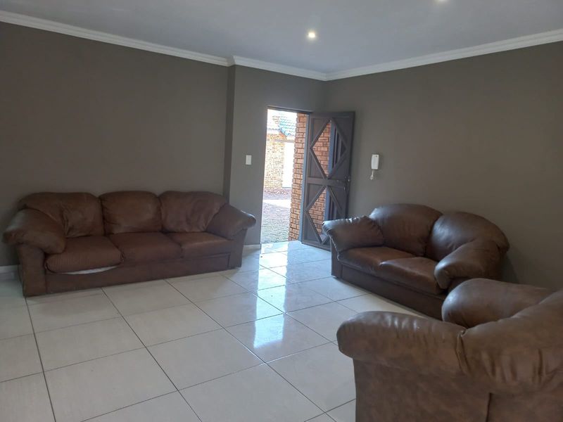 Townhouse For Sale In Alberton - Photo 6