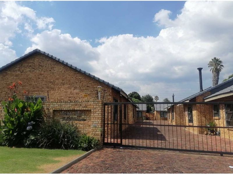 Townhouse For Sale In Alberton - Photo 1