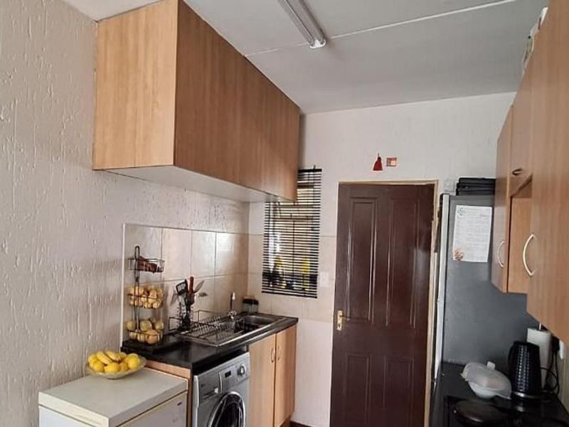 Apartment For Sale In Boksburg - Photo 3