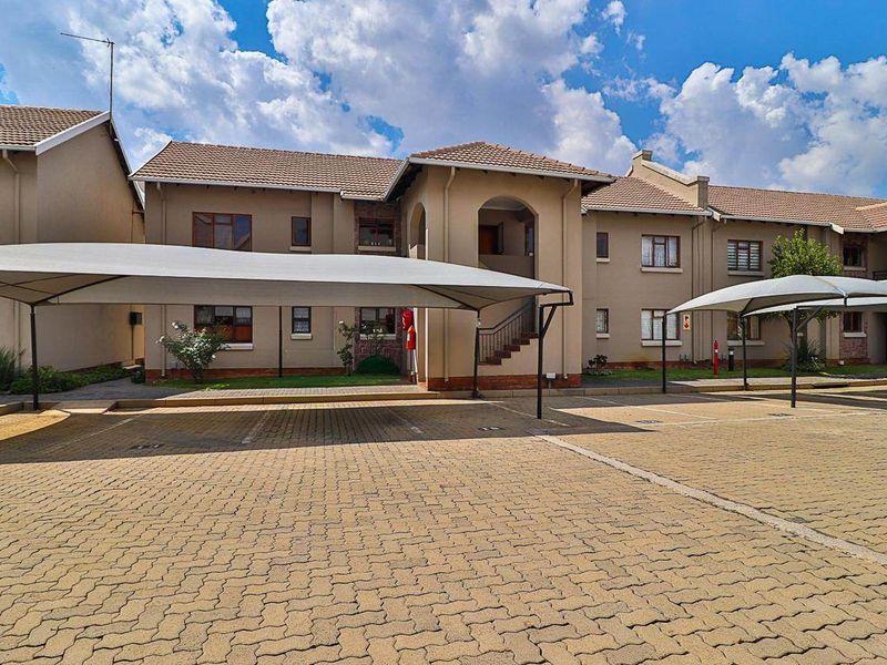 Townhouse For Sale In Alberton - Photo 2