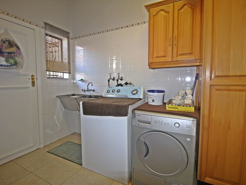 Commercial For Sale In Bloemfontein - Photo 8