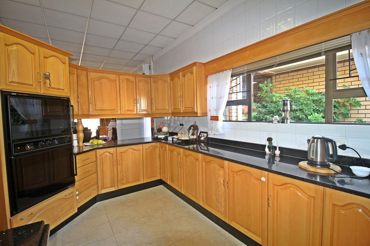 Commercial For Sale In Bloemfontein - Photo 4